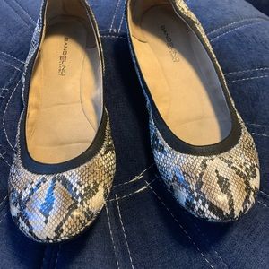 Bandolino snake skin ballerina flats. Size 8